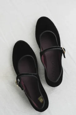 Antonia Mary Jane Velvet Negro