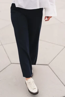 Dena Ankle 285 Navy
