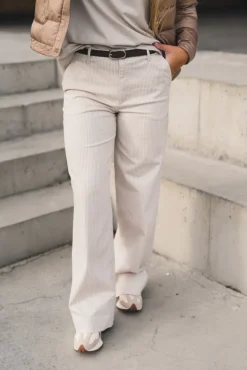 Erica 825 Oat Milk Stripe Regular