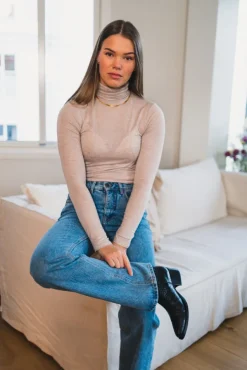 Perfect Line Cashmere Turtleneck Beige