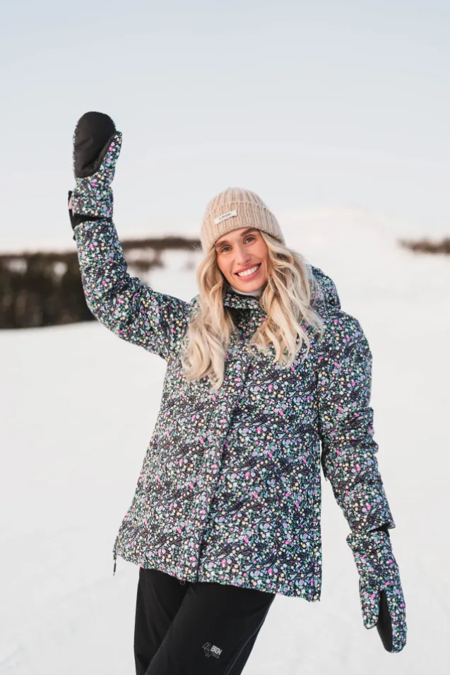 Snow Puffer Flower Black