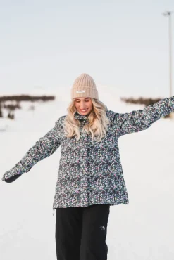 Snow Puffer Flower Black
