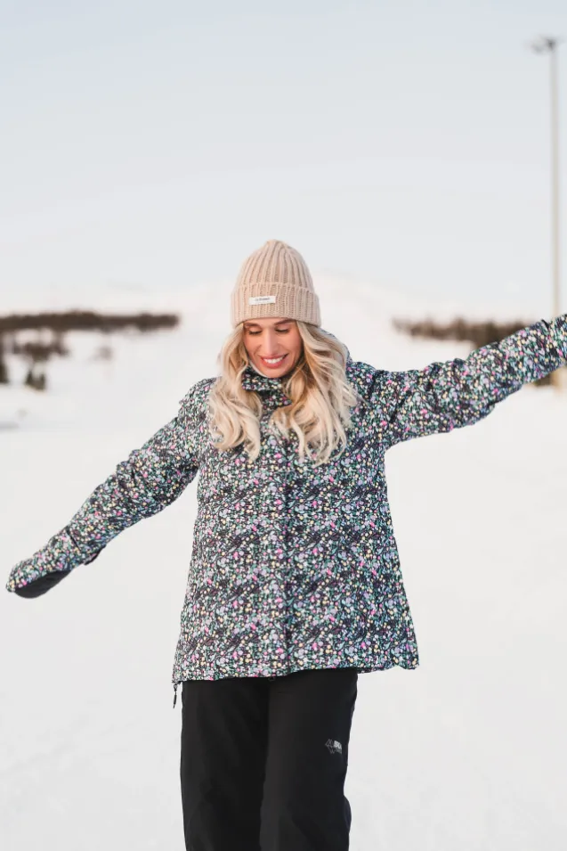 Snow Puffer Flower Black