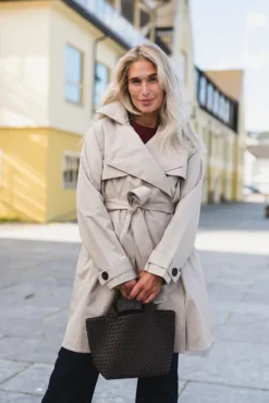 Yr'en Coat Sand