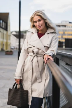 Yr'en Coat Sand